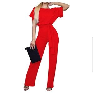 🆕️💋High Waisted, Wide Leg Jumpsuit in Red💋🆕️